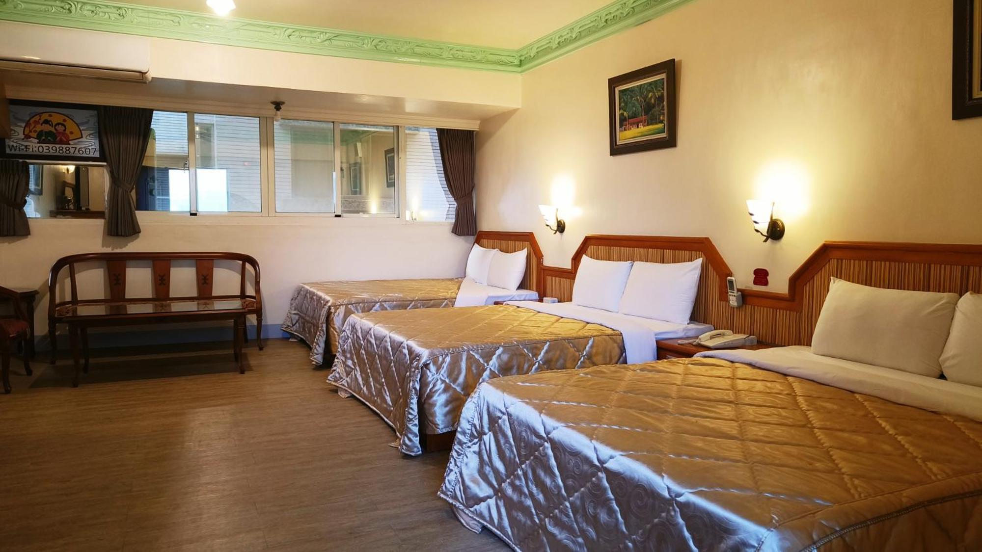 Longchi Hot-Spring Hotel Цзяосі Екстер'єр фото